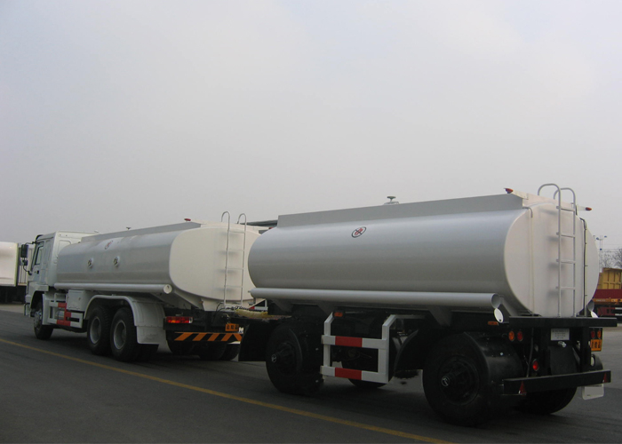 18000L Kohlenstoffstahl-Zugstangen-Tanker-Anhänger mit 2 Achsen für Kraftstoff oder Dieselflüssigkeit, Kohlenstoffstahl-Tanker-Anhänger tanken